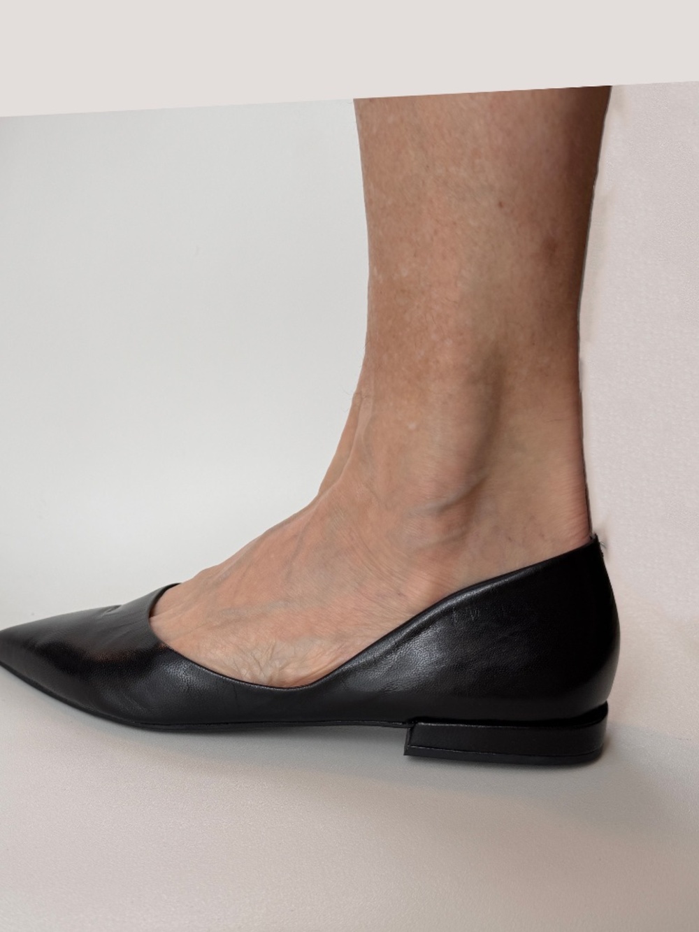 Franco Sarto Black Pointed Toe D'Orsay Flats - Picture 3 of 5